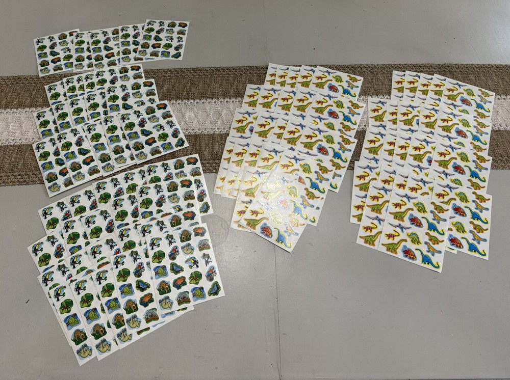 Vintage Carson Dellosa Sticker LOT Dinosaurs Rainforest Animals – 84 Sheets