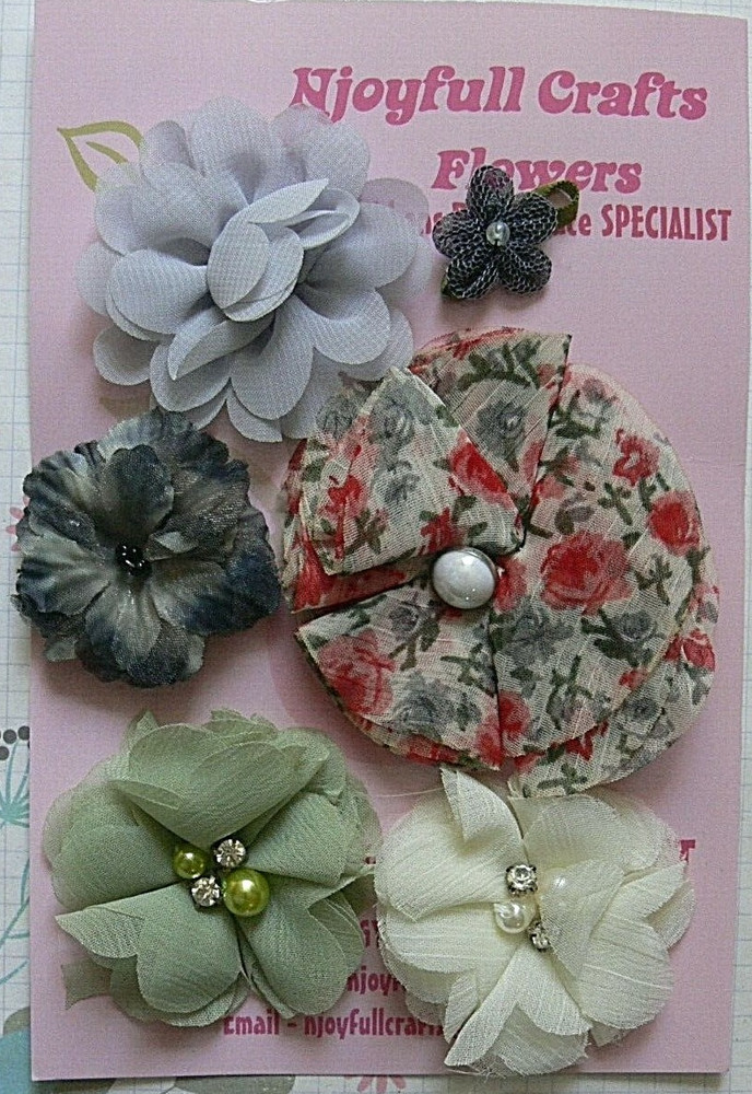 CREAM RED GREY GREEN – Organza – 6 Mixed Flowers 20-70mm Across SF2B
