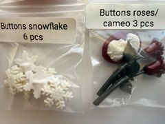 152 pieces BUTTONS Lot Bear Ladybug Shoes Snowflake Roses Daffodils Button