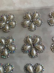 3D ADHESIVE GEMSTONE FLORAL CLEAR GEMSTONES & PEARLS 12PCS