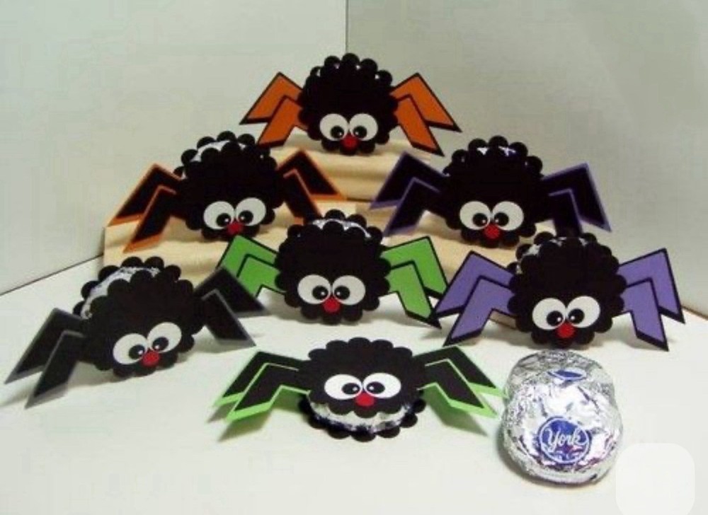 Halloween Spider Craft Kit Pre-Cut Paper Pieces for 40+ Spiders Classroom Party