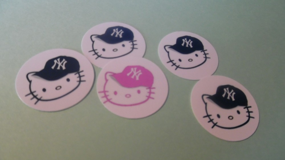 Pre Cut One Inch Bottle Cap Images! NEW YORK YANKEES HELLO KITTY Free Ship