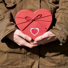 1200-Piece Heart-Shaped Stickers Roll for Valentine’s, Classrooms & Events