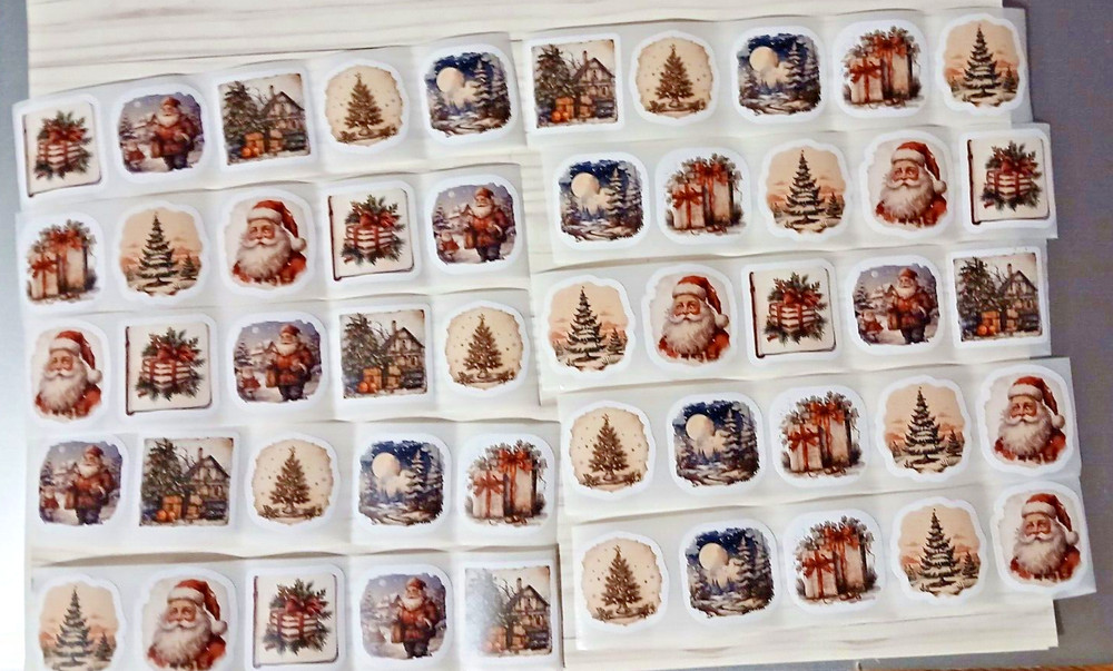 50 CHRISTMAS STICKERS/ENVELOPE SEALS~ VINTAGE STYLE~1 1/4 INCHES