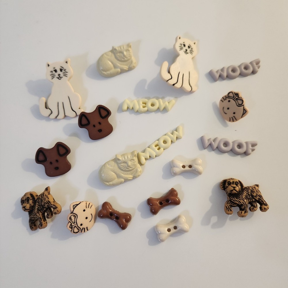 UNUSED Decorative Buttons Words DOG CAT WOOF BONE MEOW Crafts Sewing Scrapbook