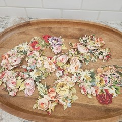 Anna Griffin Set of 60 Floral Die Cut Embellishments Lot