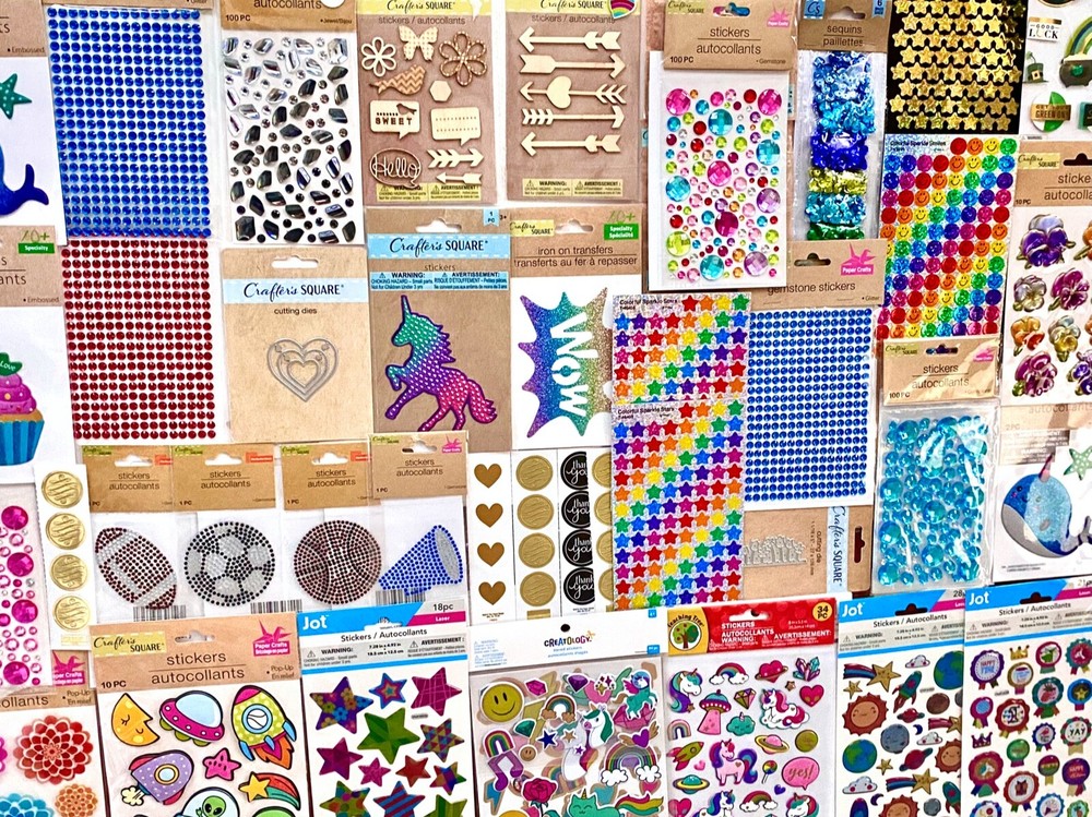 555pc Lot Scrapbook Supplies Stickers Gems Border Die cuts Kits Rub On Transfers