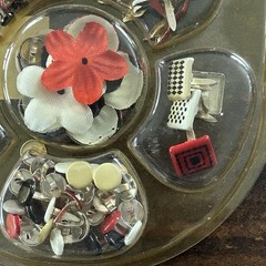 2 Creative Kits Flower Brad Embellishment Hot Off The Press Scrapbooking Cards
