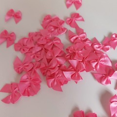 Micomon 50pcs 1.2-Inch Mini Ribbon Bows for Crafts 3/8″ ribbon, Hot.Pink