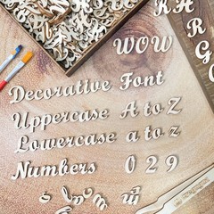 552 Pieces 0.75 Inch Mini Unfinished Wooden Letters 3/4 In, light wood color