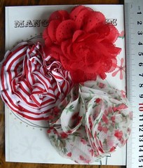 RED Candy, GREEN & WHITE Floral Mix Fabric 3 Flowers 70-75mm Manor House MH X-Cb