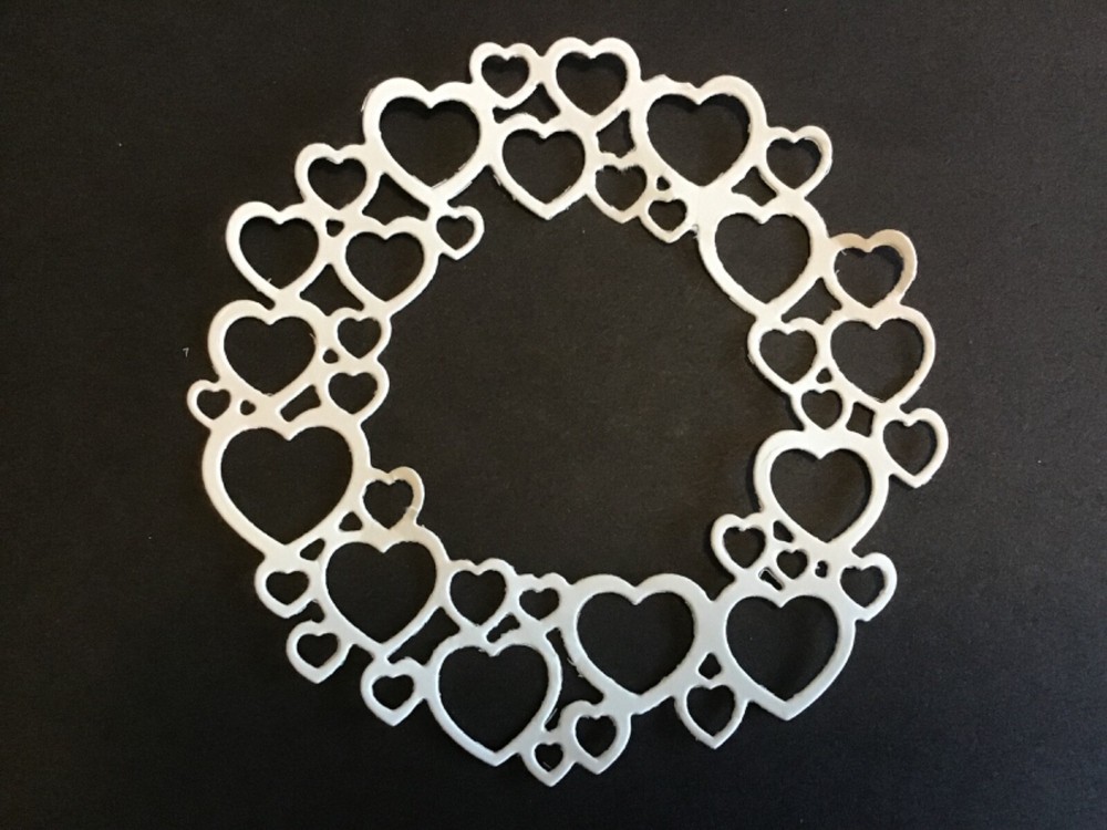 Hearts Circle Frame Heart Round Frame Die Cut Embellishments 6 pcs 3-7/8″