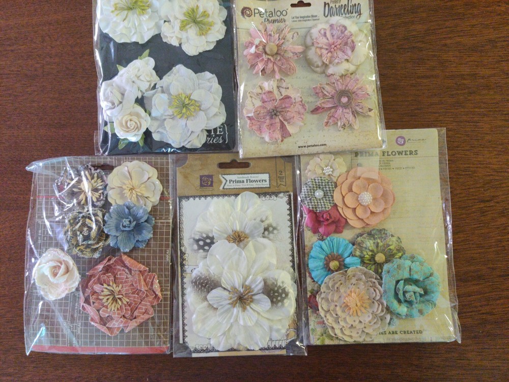New Lot 4 pkg Prima 1 Petaloo Large White Feather Paper Flowers #35