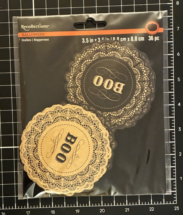 Recollections HALLOWEEN «BOO» 3.5″ Paper Doilies – Black & Tan – 36 pc #429833