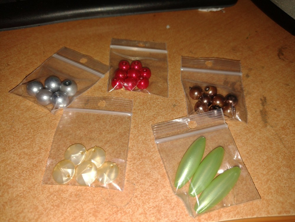 5X BAGS EMBELISHMENTS WITH PEARLS ETC FOR SCRAPBOOKING NEW (P05)