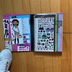 Fashion Angels Designer Kit for Girls, Fashion Activity Sticker Book w/700 Stick