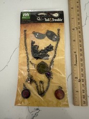 Making Memories 7PC Toil & Trouble Jewelry Kit/Trousse Charms Chain Scrapbooking