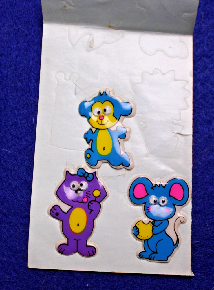 THREE VINTAGE ANIMAL GOOGLE EYES PUFFY STICKERS cat puppy mouse 1970’s 1.5 inch