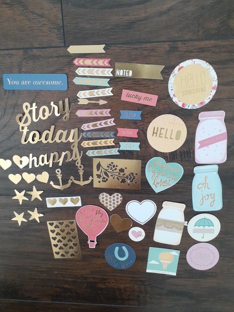 SCRAPBOOKING GOLD 49 Pcs ACCENT DIE CUTS MIXED LOT SENTIMENTS CARDMAKING PAPER