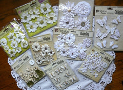 Printed 4 WHITE Wild Blossoms Pack DAISIES 55-60cm Across Darjeeling Petaloo I