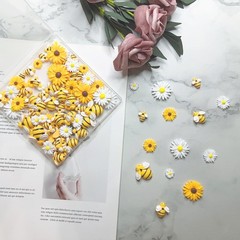 DANUDON 100PCS Mini Bees for Crafts Resin Bee Daisy Flowers yellow, white
