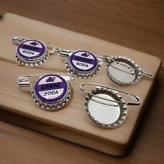Set of 5 – Replica ELLIE BADGE GRAPE SODA BOTTLECAP PIN! «UP» 1:1 Replica Up Pin