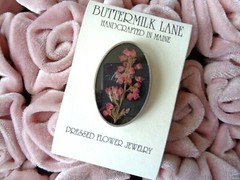 BUTTERMILK LANE Real Pressed Flower NIB Pin Brooch New in Box 1″ x 1 1/2″ purple