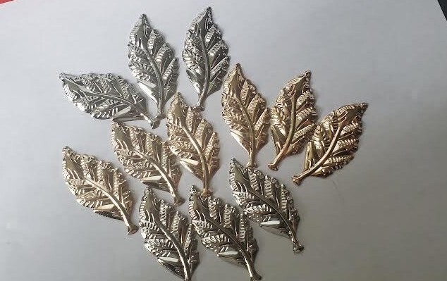 CraftbuddyUS 12pc 25 x 50mm Decorative Metal Filigree Leaf Toppers:Silver & Gold