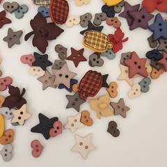 UNUSED Decorative Buttons AUTUMN FALL LEAVES PUMPKINS Crafts Sewing Scrapbook