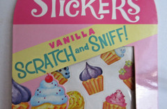 Scratch & Sniff Cupcake Stickers Pack (44) Vanilla Peaceable Kingdom – Mindware