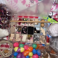 MULTIPLE ARTS & CRAFTS + ODDS & ENDS – Misc. Lot