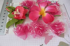 RASPBERRY PINK Yellow Centre 4 Styles 11 Paper & Silk Flowers 15-75mm across VB5