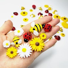 glacely 120pcs Mini Resin Bee Daisy Flowers Decor and Ladybugs Small,