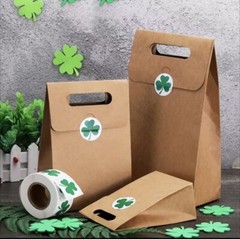 500 pcs Sticker Seals Roll Green Clover Theme Semi Gloss Self Adhesive NEW