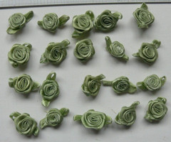 SATIN 12-15mm 20 PISTACHIO GREEN ROSES – 25mm long Satin Green Leaves VerCpbrd