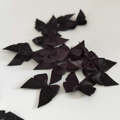 Micomon 50pcs 1.2-Inch Mini Ribbon Bows for Crafts Small 3/8″ ribbon, black
