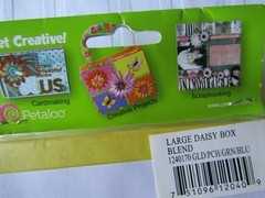 Flora Doodles By Petaloo Large Daisy Blend/20 Flowers-10 Centers GLD/PCH/GRN/BLU
