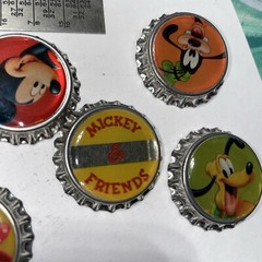 7-DISNEY Mickey, Minnie, Pluto, Goofy, Donald, ADHESIVE BOTTLE CAPS Used