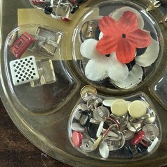 2 Creative Kits Flower Brad Embellishment Hot Off The Press Scrapbooking Cards
