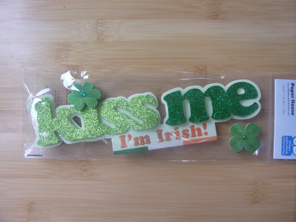 PAPER HOUSE 3D » KISS ME I’M IRISH» PAGE TOPPER/TITLE~ ST.PATRICK’S DAY 8 INCH