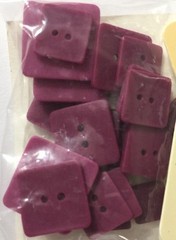 BERRY SQUARES ULTRA-THIN BUTTONS(24pc)Making Memories•Asst. Sizes 3/8″-7/8″